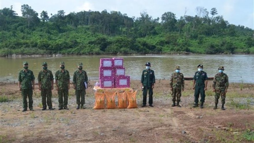 Vietnam, Cambodia border guards coordinate in fighting COVID-19